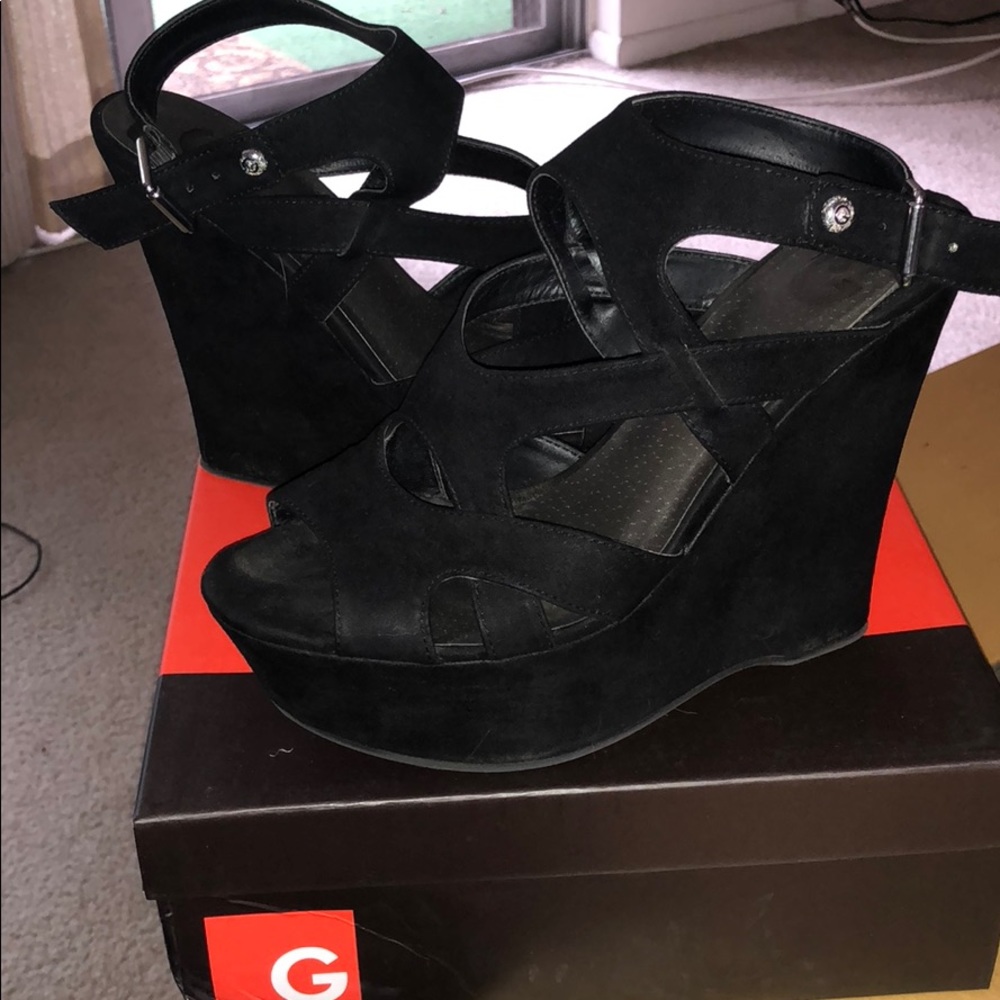 Guess high heel wedge 4.5” size 8